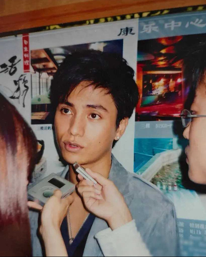 陈坤,生父弃他,继父溺他,功成名就后报答继父,不计前嫌养生父|陈坤