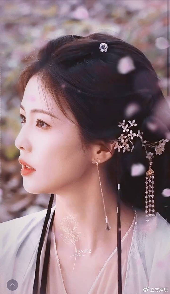 白鹿《白月梵星》出妆路透曝光 浅色古装清新灵动|白月梵星|白鹿|浅色