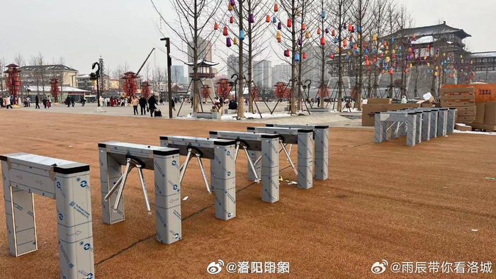 应天门北广场闸机上了,盲猜保障安全