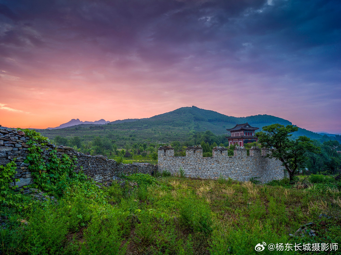 清晨走进齐长城锦阳关朝霞日出的童话里