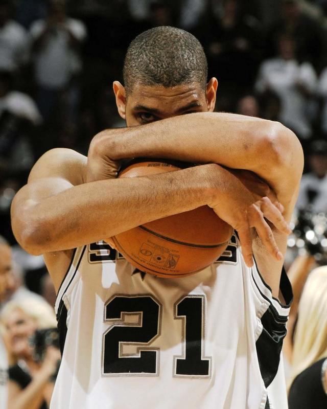 祝福名人堂成员、NBA历史第一大前 马刺名宿蒂姆·邓肯49岁生日快乐