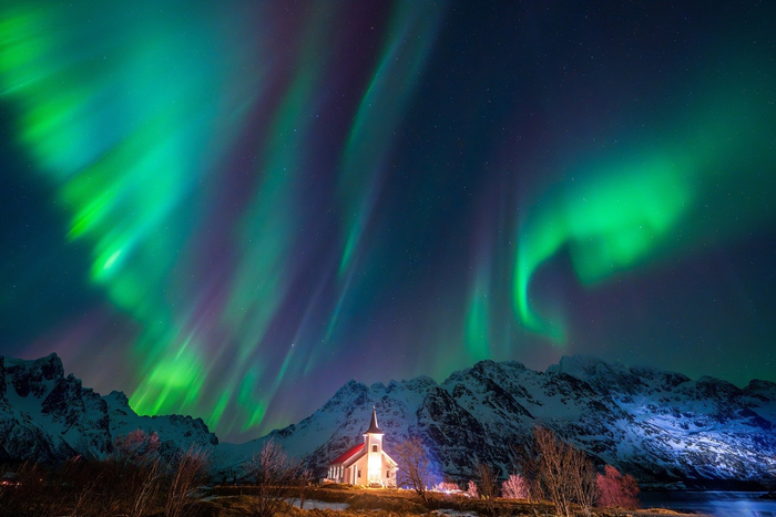 7级极光来了今夜罗弗敦夜空中的极光绽放的如此绚目
