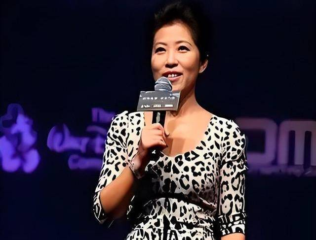 体坛最大败类！卷走数十亿逃往美国，如今购飞机住豪宅生活潇洒|吴冰|体操|全国冠军|花样游泳|冠军_新浪娱乐_新浪新闻