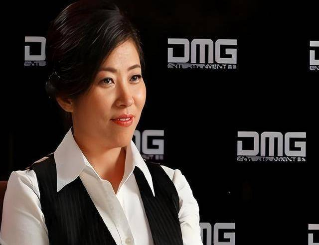 体坛最大败类！卷走数十亿逃往美国，如今购飞机住豪宅生活潇洒|吴冰|体操|全国冠军|花样游泳|冠军_新浪娱乐_新浪新闻