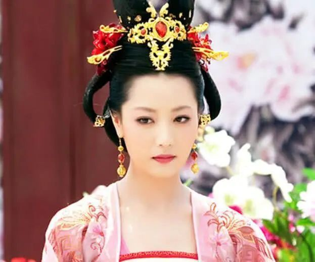 白冰:一生有一个“玉漱公主”就够了,偏偏还演活了5大经典角色|萧美娘|缪风燕|公主府|隋唐演义|幻城_新浪娱乐_新浪新闻