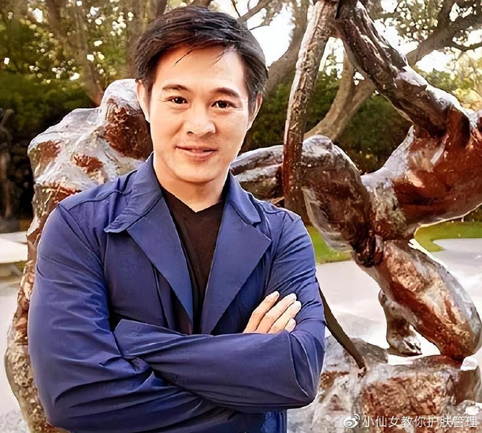 利智嫁给李连杰经常哭这是为何
