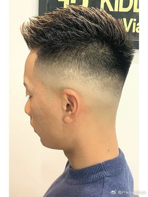 两侧铲短男发:帅气,利落与百变的新风尚|男发|发型|百变_新浪新闻