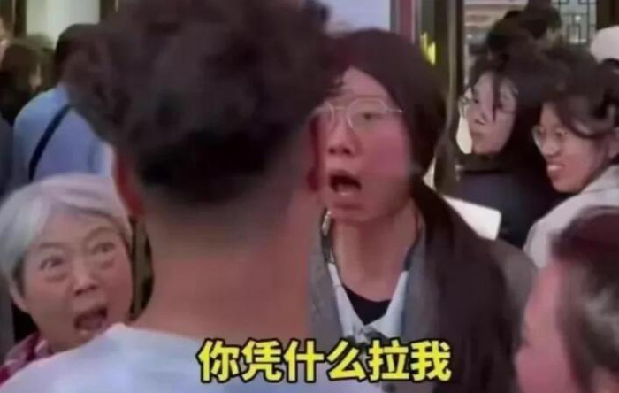横店插队事件最新后续:两个女人在当地非常强硬,谁都不敢惹她们
