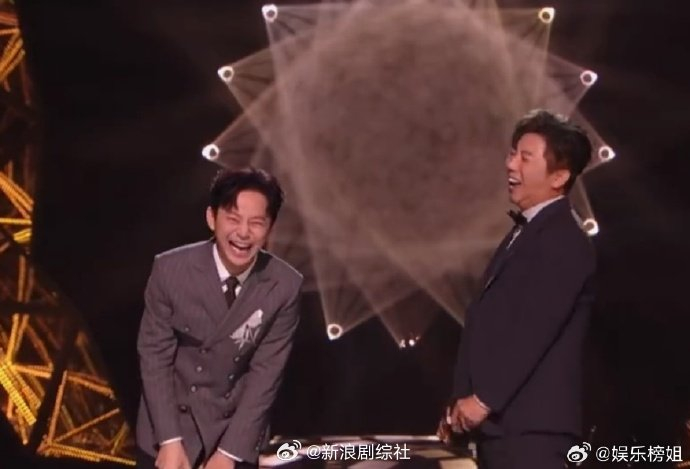 《歌手》开播,何炅胡海泉主持,海泉哥紧张得嘴瓢了哈哈哈哈