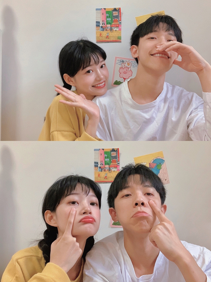 情侣自拍手势get