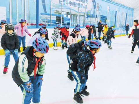 萌娃上冰 共享欢乐