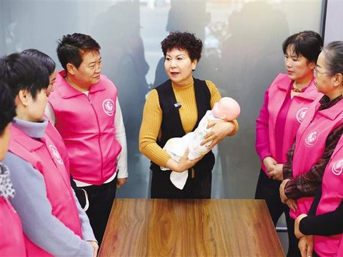 月嫂王玲的奋斗之路