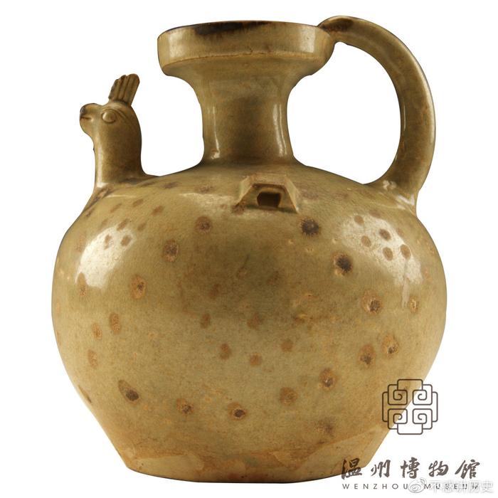 东晋瓯窑青釉褐彩瓷鸡首壶