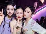 阚清子与温峥嵘张艺上合照，三个女人一台戏，颜值在线！