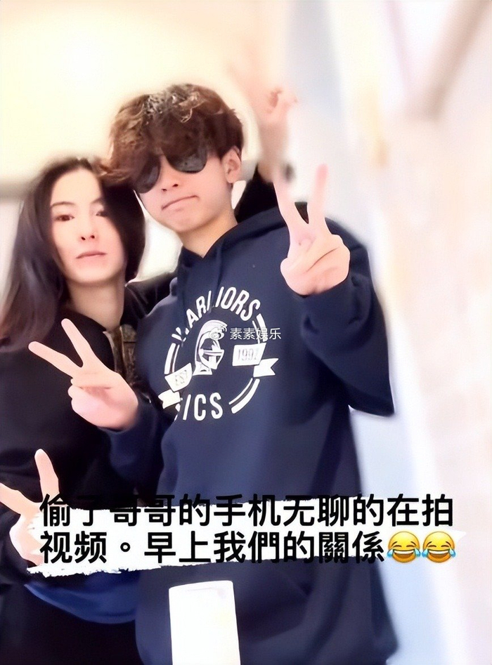张柏芝晒两个大儿子亲密合影lucas被妈妈搂着quintus耍酷拍照