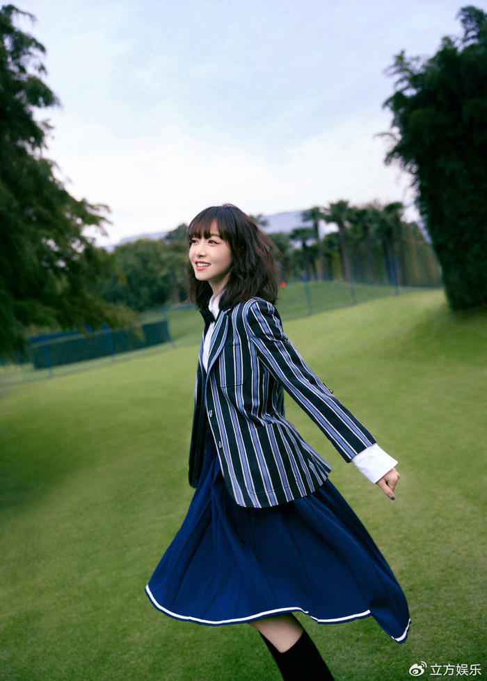 罗云熙晒与宋茜亲密自拍合照:匆匆一聚甚是想念|罗云熙|宋茜|自拍