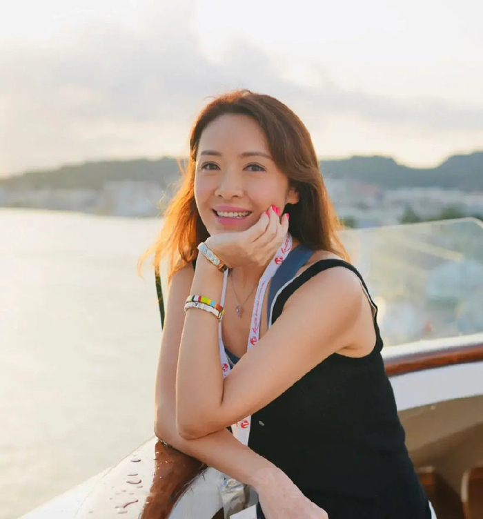 向海岚|成龙|两人_新浪新闻