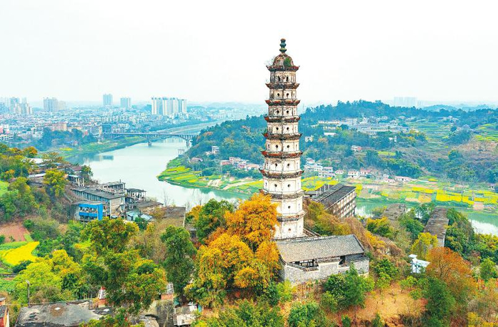 富顺回澜塔:一柱中流砥百川