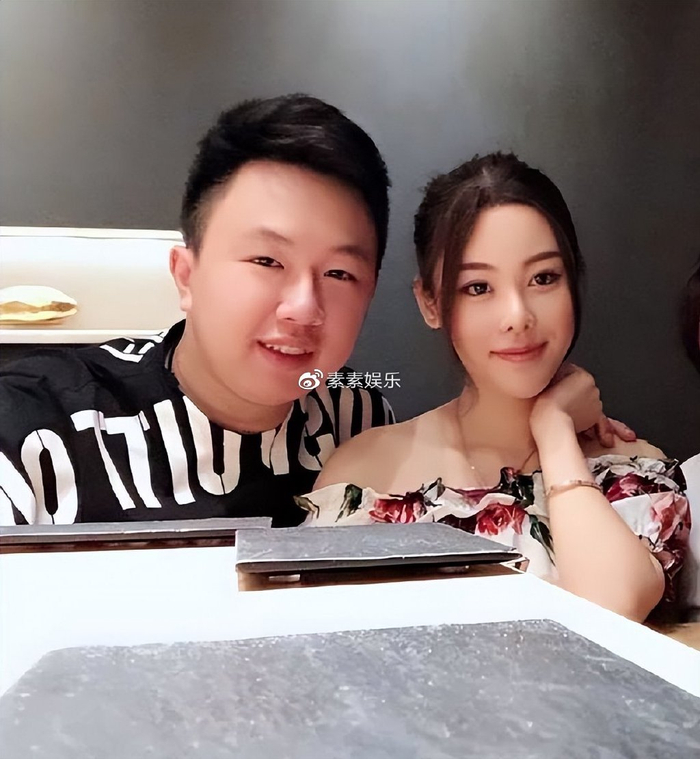 蔡天凤葬礼拒收前夫一家人的花圈,方媛在送别现场哭成泪人|前夫|方媛|葬礼_新浪新闻
