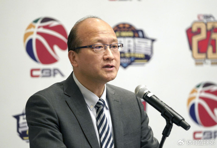 惊现背锅侠,太扎心了|cba|张雄|cba联赛_新浪新闻