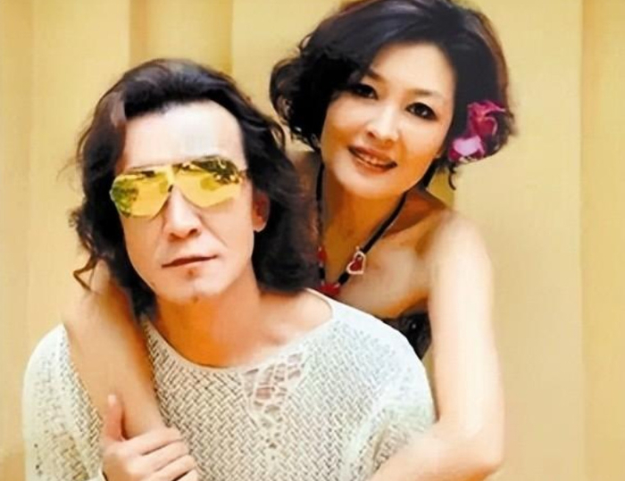 李咏一位才华横溢的男人他给哈文的不仅是婚姻还有青春岁月