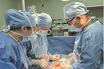 二胎孕妈体内惊现20厘米卵巢囊肿