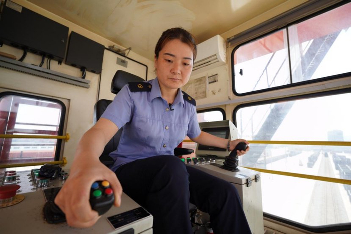 丝路青年说 | 龙门吊女司机:与"一带一路"共成长|龙门吊|司机|西安市