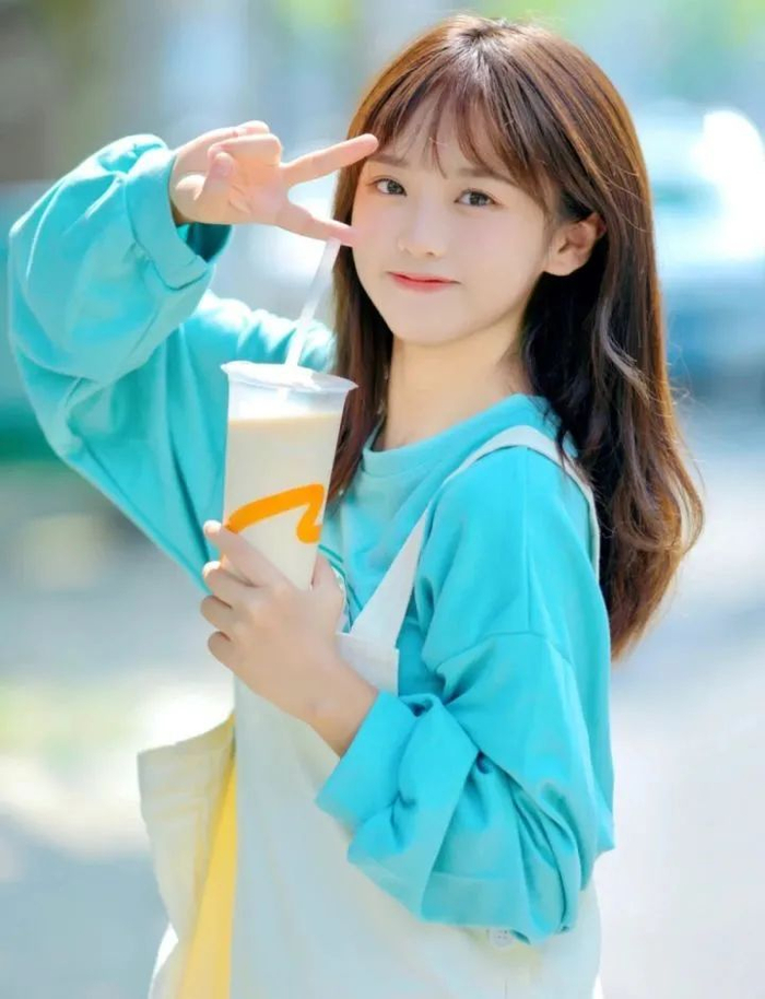 15个手的拍照姿势拍照这样拍自然不尴尬一镜美到底