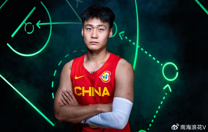 中国男篮踩场首训全队练苦练绝技朱芳雨亲自给赵睿传授秘方