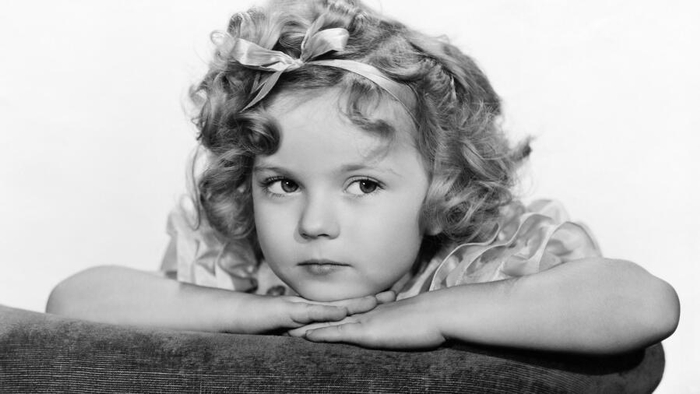 我们中国人最熟悉的好莱坞童星就是秀兰·邓波儿(shirley temple).