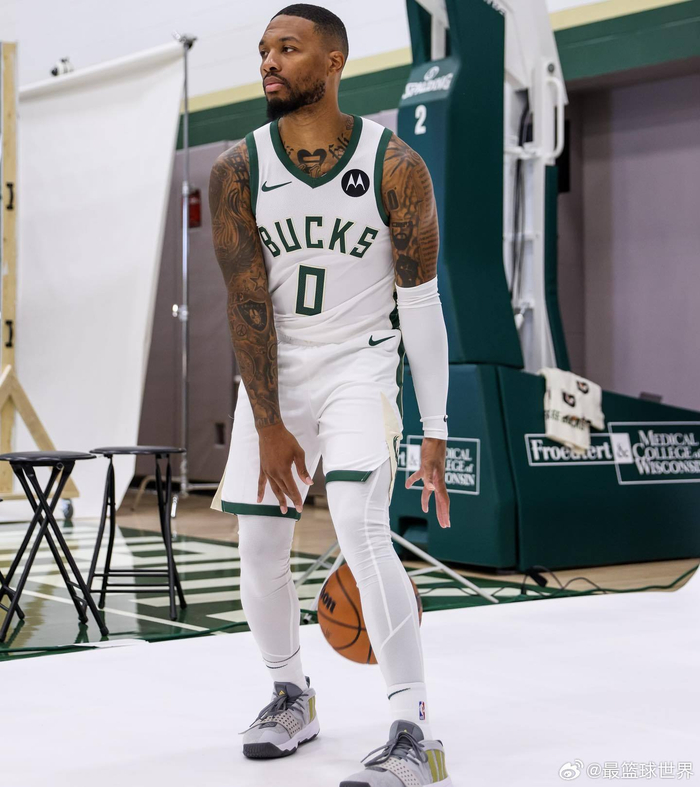 利拉德雄鹿定妆照