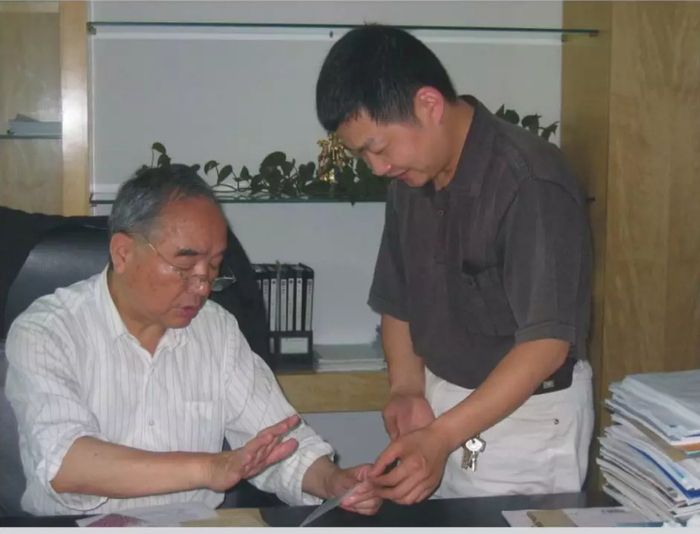 楼秀余导师中国hgh之父郭礼和教授答记者问