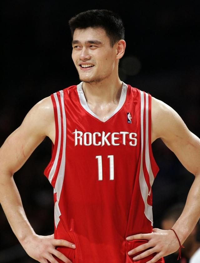 早在2001年姚明就有意报名参加nba选秀,当时华盛顿奇才队拥有状元签