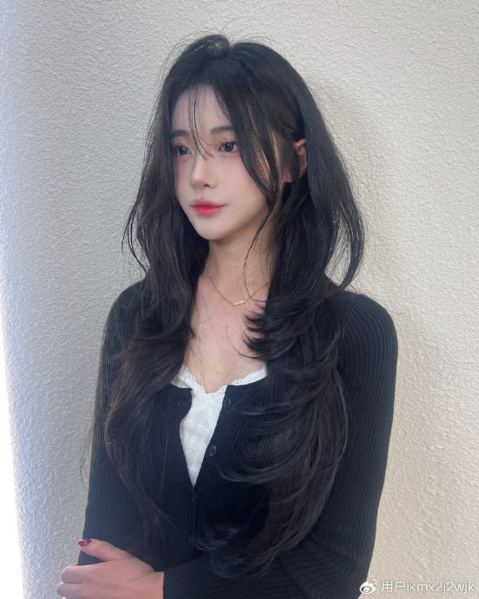 无敌高层次长发:弯度中的时尚与高级