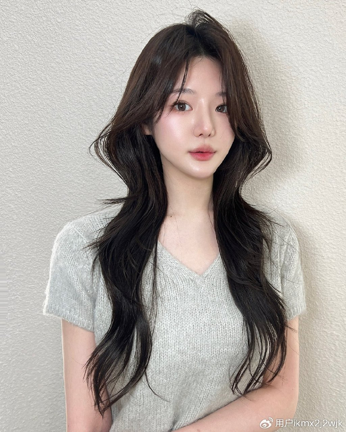 无敌高层次长发:弯度中的时尚与高级
