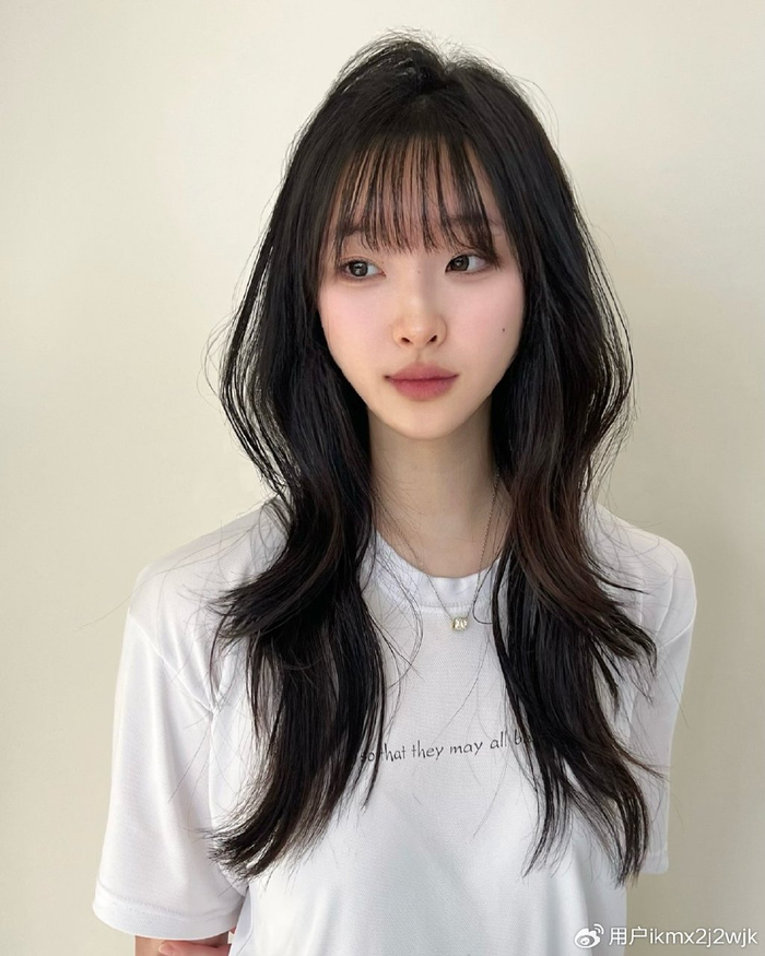 无敌高层次长发:弯度中的时尚与高级