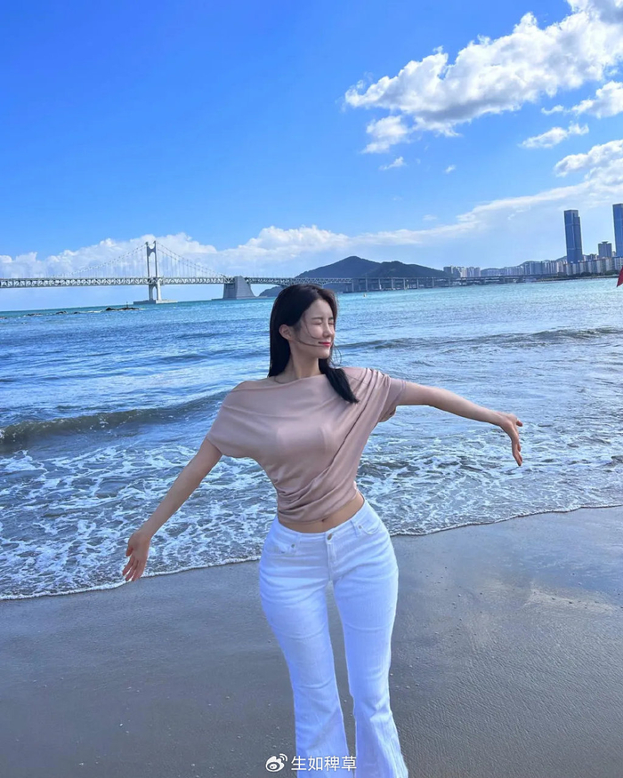 韩国超顶的瑜伽教练少妇,极致腰臀比,韵味十足!