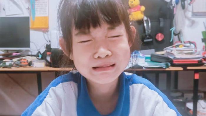 别总和孩子较劲，他们脑子还没长好呢，不然可能会损害娃的大脑发育