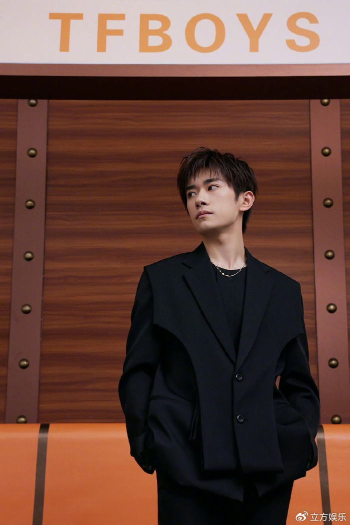 一票难求!黄锐直播透露王俊凯助理也没有演唱会门票