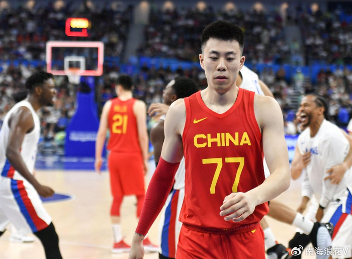 还原最后8秒!张镇麟做了4个错误的选择,遭到媒体人痛批