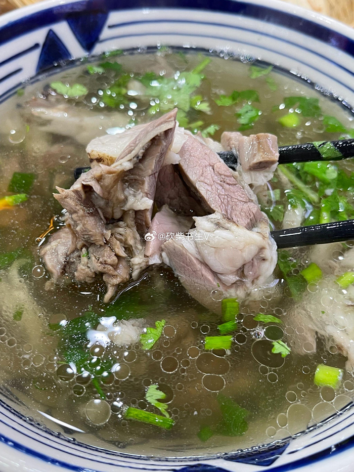 早上在澄城县学斌水盆羊肉咥上一碗