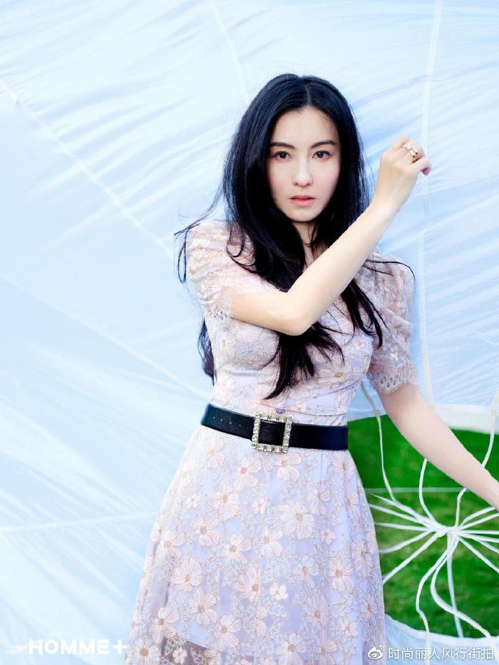 穿仙女裙勒出小蛮腰秀好身材,美貌超惊艳|张柏芝|仙女裙|小蛮腰_新浪