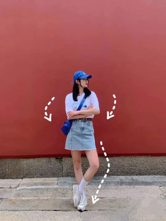 拍照姿势不单调8个万能拍照站姿显瘦显腿长拍照很自然