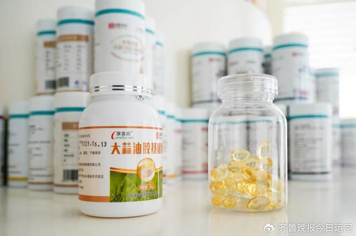 "山东康富森生物科技有限公司研发部经理田云峰介绍,大蒜中的大蒜素对