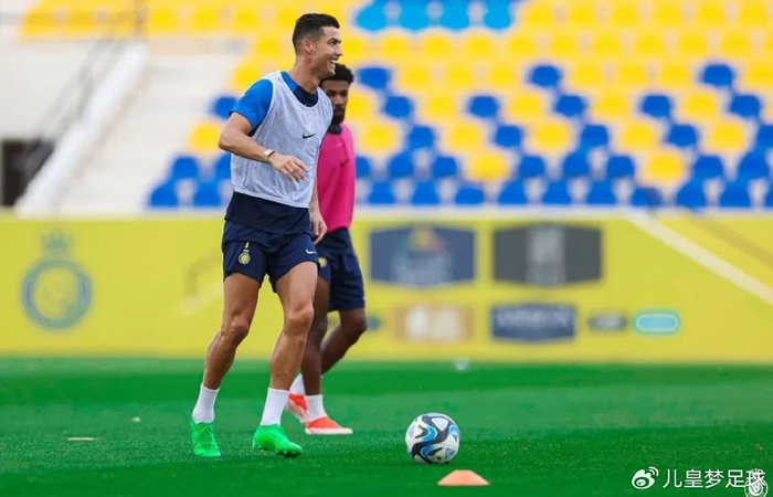 曼联在英超14场失利!老特拉福德球场漏雨!c罗关于曼联的每