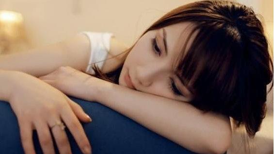 我和老公都是二婚，他想和前妻复婚不让我生孩子，我该再离婚吗