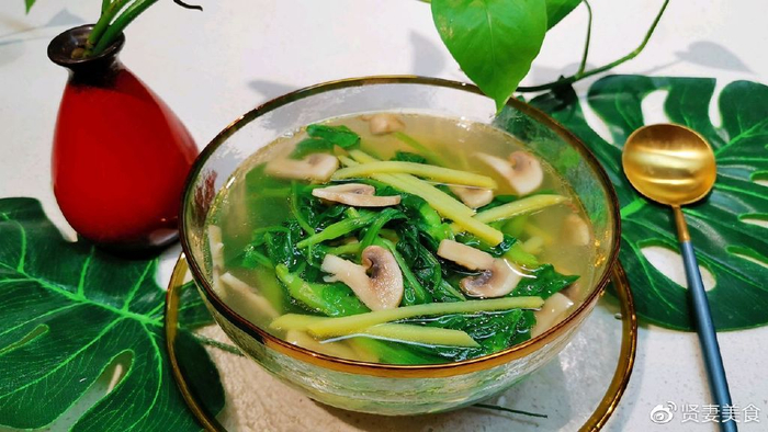 清香悠然,鸡毛菜土豆汤,让心灵在味蕾间漫游|鸡毛菜|土豆汤|步骤_新浪