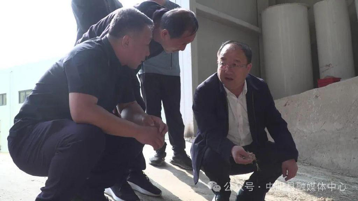 刘海生在中阳暖泉镇,枝柯镇,下枣林乡调研