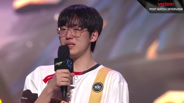 太像了!edg scout?