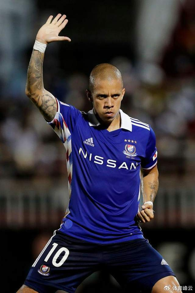 2020年,内马尔的纹身师分享了在这位巴西球星背上,纹上孙悟空图案的